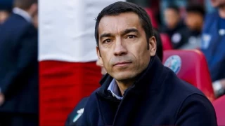  van Bronckhorst'an Beikta itiraf