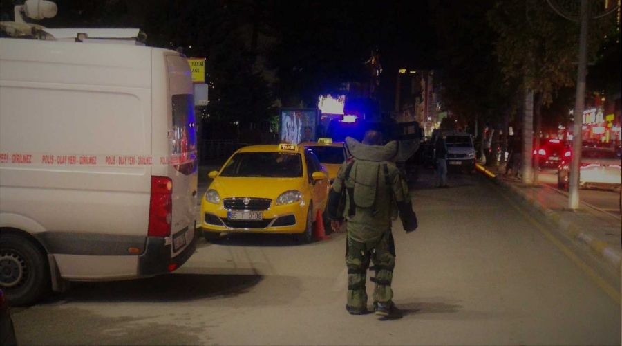 Van'ın en işlek caddesinde şüpheli paket alarmı