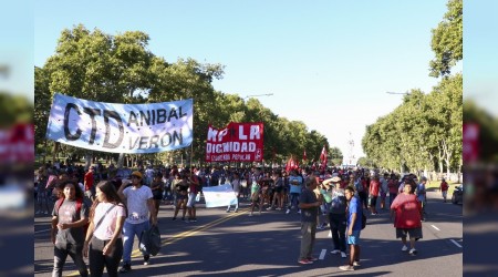 Venezuela’ya ilk destek Arjantin halkından