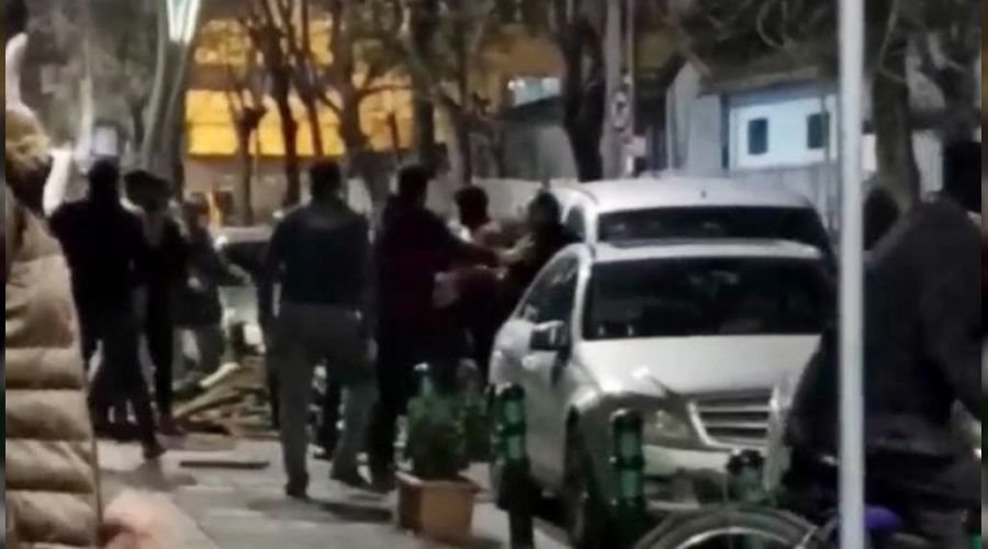 Yabancı uyruklular birbirine girdi