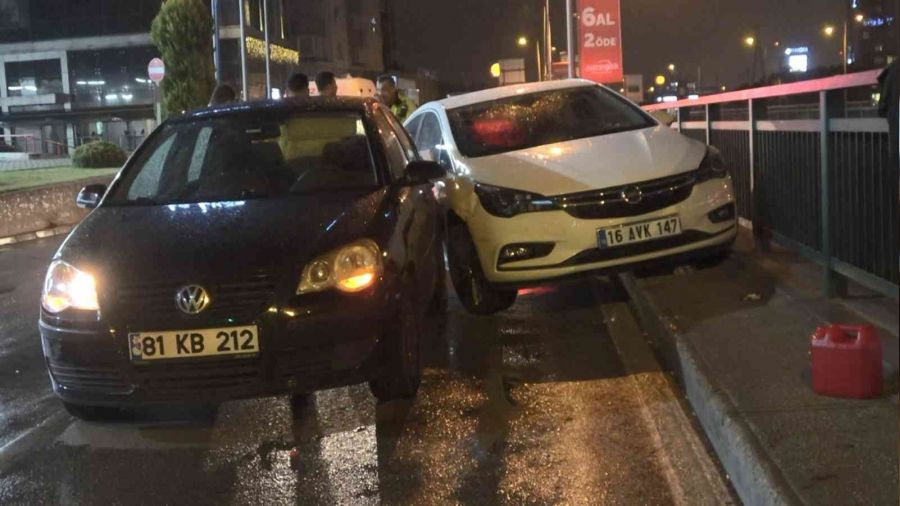 Yakıtı biten kadın sürücüye yardım ederken ölüyordu