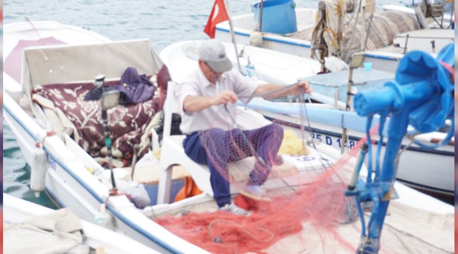 Yar�m as�rd�r �zenle a�lar� tamir ediyorlar