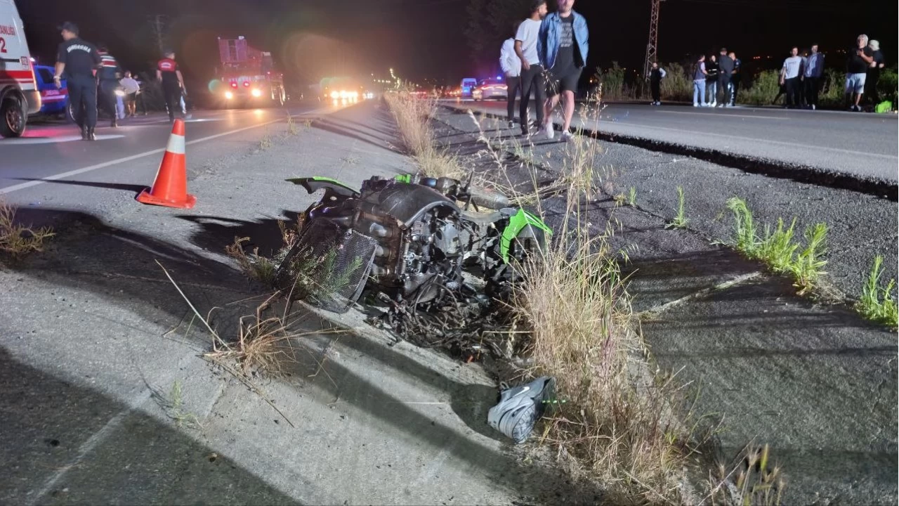 Yarış yapan motosikletler kaza yaptı: 2 ölü