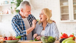 Yaşlılıkta beslenme: Güçlü kaslar ve sağlıklı kemikler