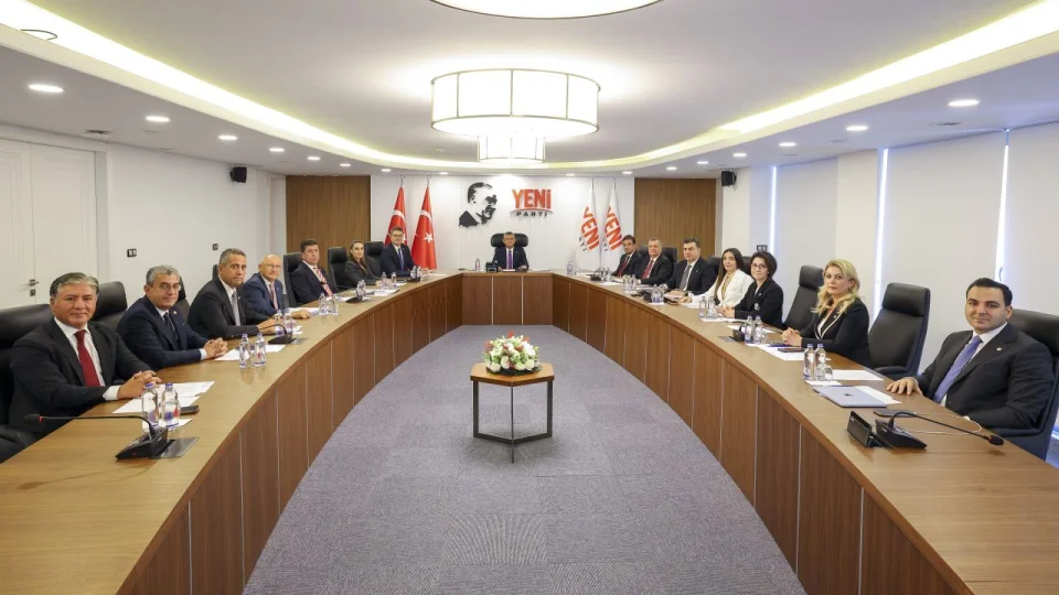 YENİ Parti, Anayasa Mahkemesi'ne "isim" savunmasını sundu