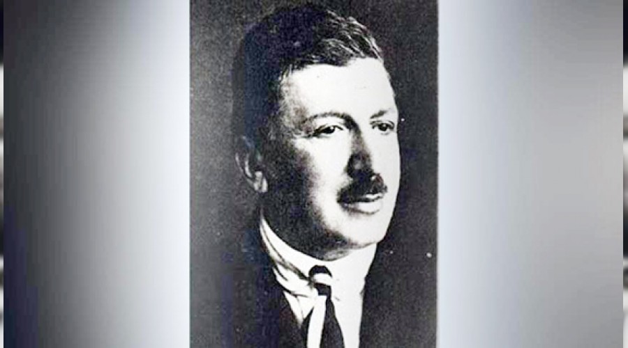 Yenilik�i �air y�d ediliyor