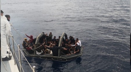 Yunan askerleri sınırları aştı