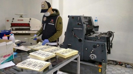 1 buçuk milyonluk sahte dolar ele geçirildi