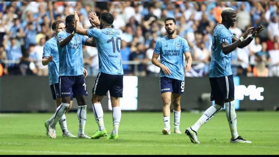 10 ki�i kalan Demirspor turu b�rakmad� 