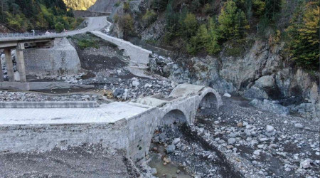 123 yllk tarihi kpr onarlmay bekliyor
