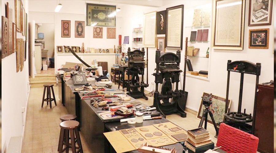 17 y�l sonra kap�lar�n� a��yor