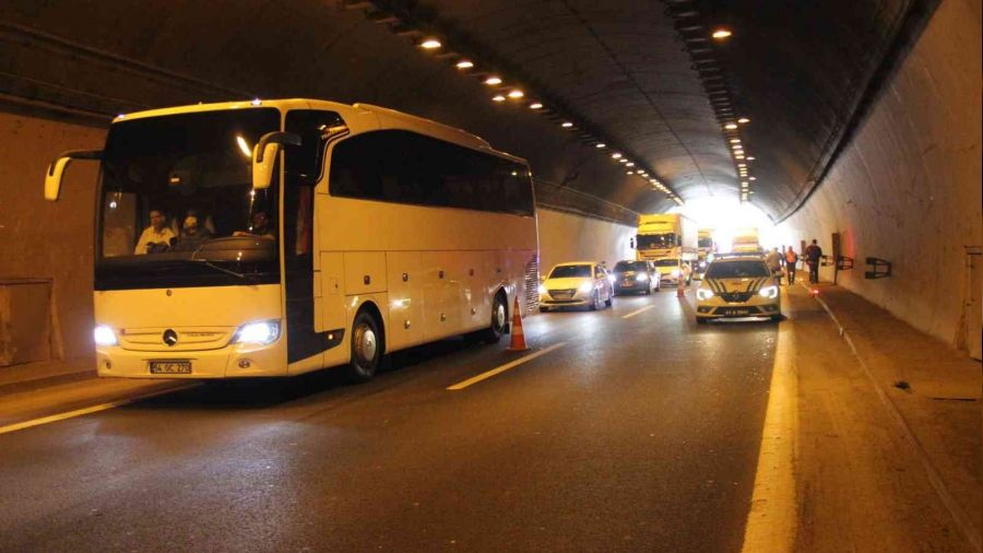 20 kiinin bulunduu otobse tr arpt