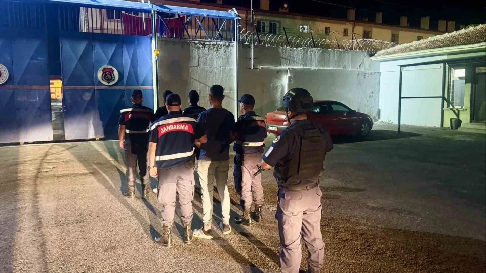 600 bin liralık güneş paneli çalan 3 kişi tutuklandı
