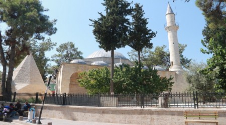 630 yıllık cami öylece bırakıldı