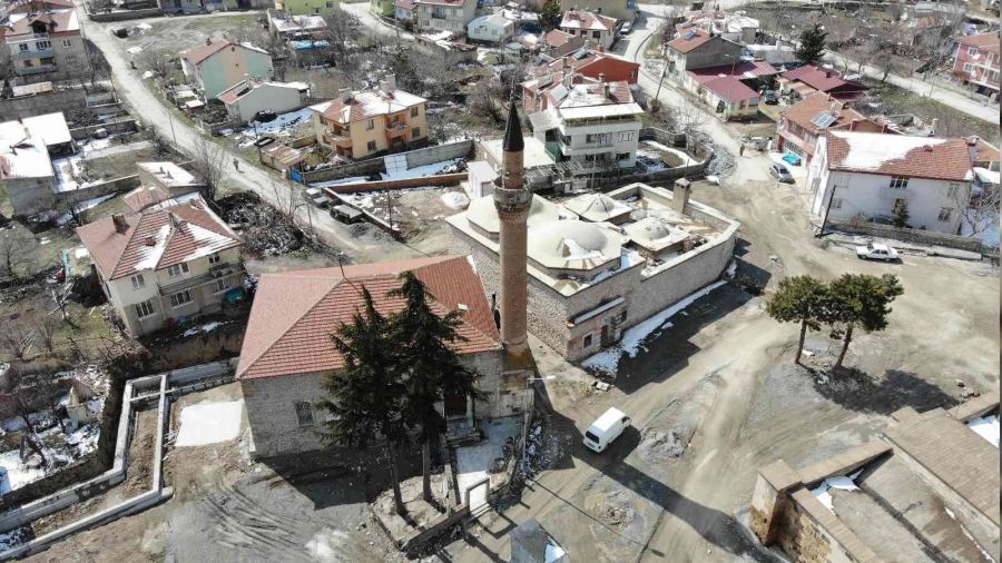 800 yllk cami halen ayakta