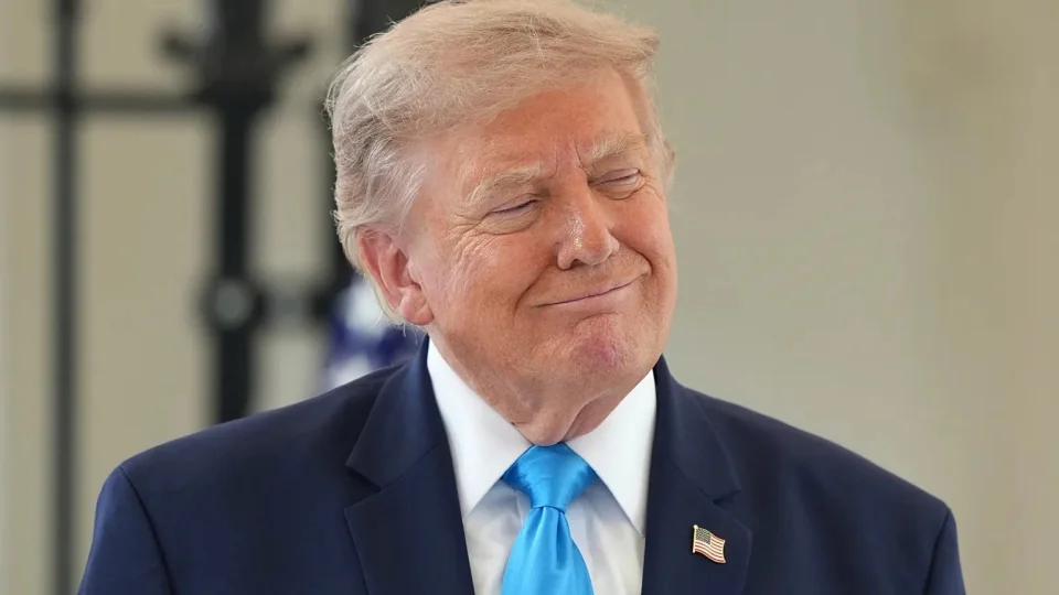 ABD Ba�kan� Trump, �ran'la m�zakerelerin pazartesi g�n� yeniden ba�layaca��n� a��klad�