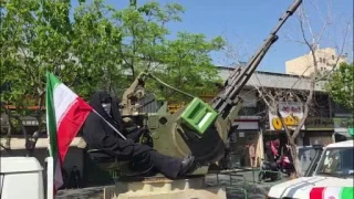 ABD ve �srail'e kar�� 'Can Feda K�zlar�n�n Ge�it T�reni'