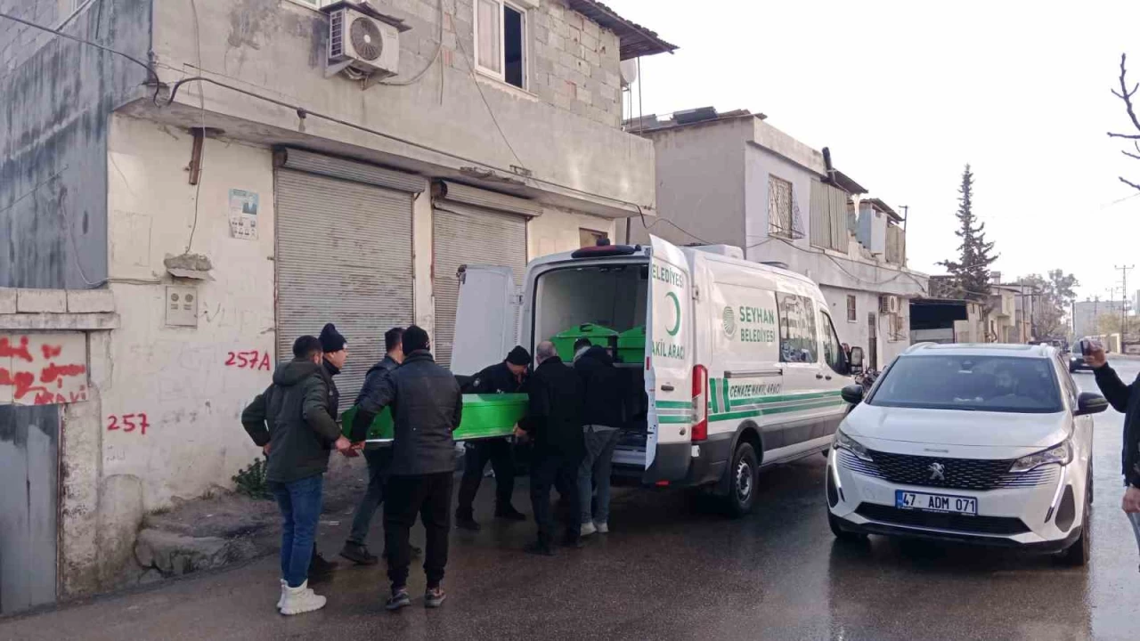 Adana'da 21 ya��ndaki kad�n �l� bulundu, kocas� g�zalt�na al�nd�