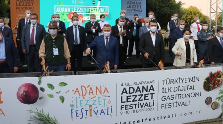 Adana'da mangal yakıldı!