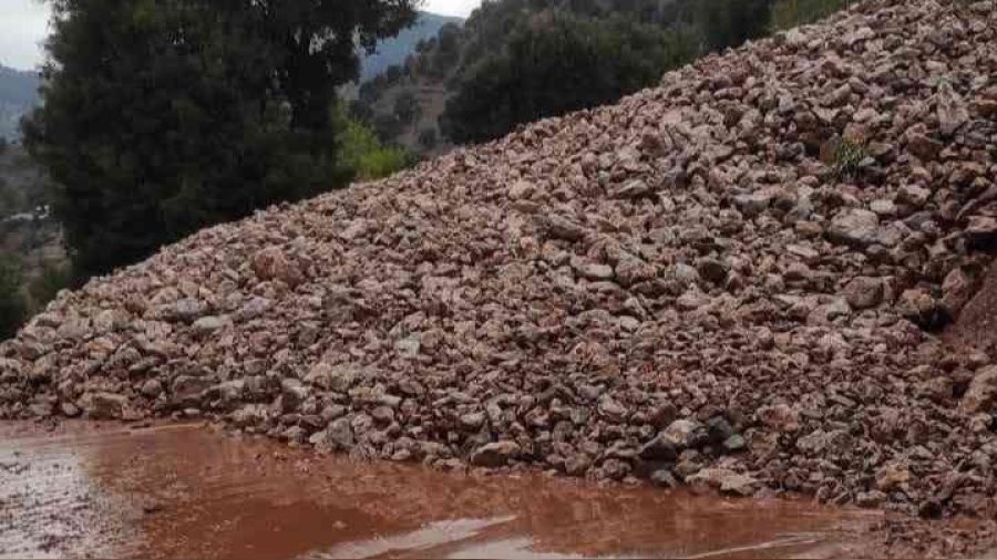 Adana'da sa�anak heyelana neden oldu