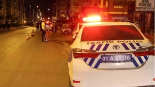Adana'da uzun namlulu silahla oto galeriyi taradlar