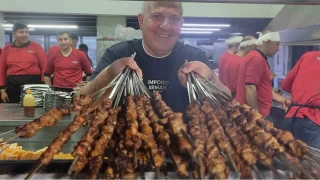 Adanalılar Ramazan'da da kebaptan vazgeçmiyor