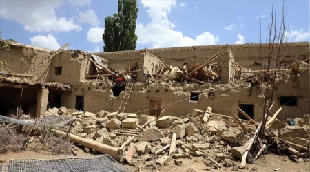 Afganistan'da depremlerde ölenler 2 bin 53'e çıktı