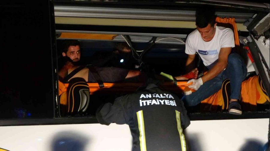 Alanya'daki otobüs kazasında can pazarı yaşandı