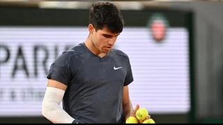 Alcaraz Fransa'da yarı finale yükseldi