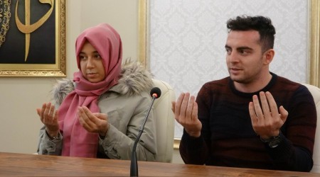 Alman Aısha Müslüman oldu Ayşe ismini aldı