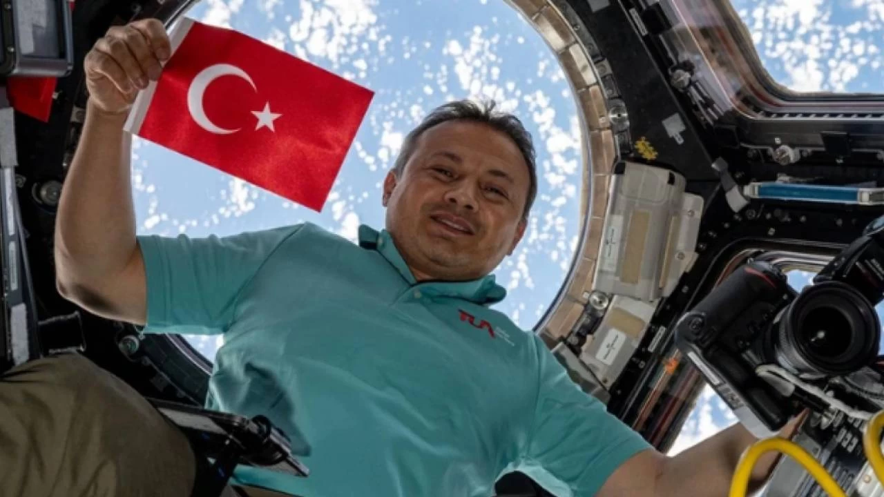 Alper Gezeravcı'nın dönüşü üçüncü kez ertelendi