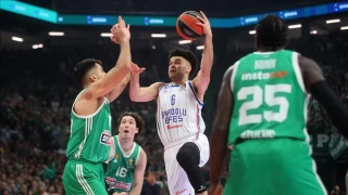 Anadolu Efes, Panathinaikos’u mağlup etti