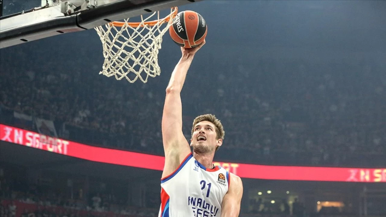 Anadolu Efes, Pleiss'a veda etti