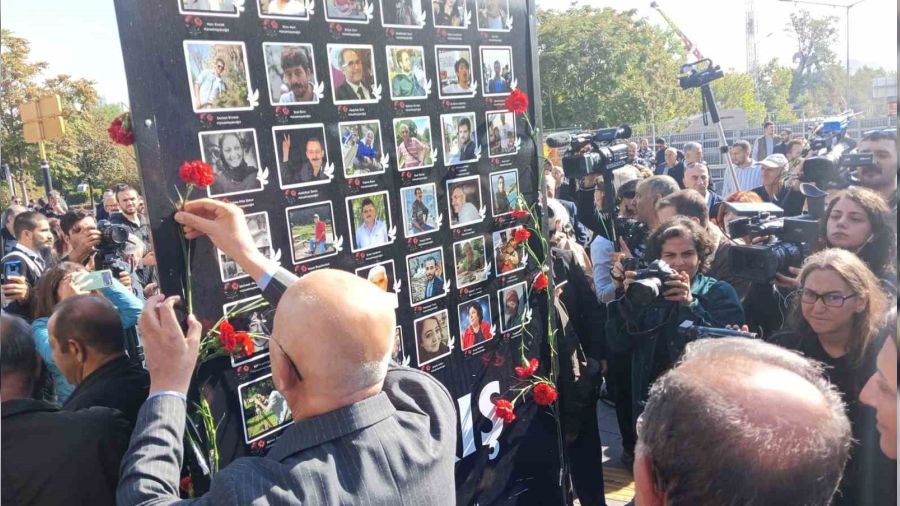 Ankara Garı saldırısında hayatını kaybedenler anıldı