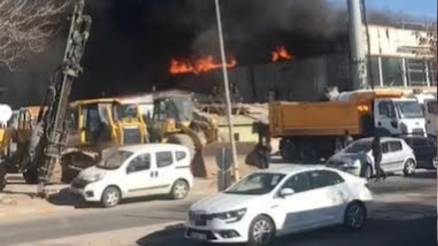 Ankara'da hal� fabrikas�nda yang�n