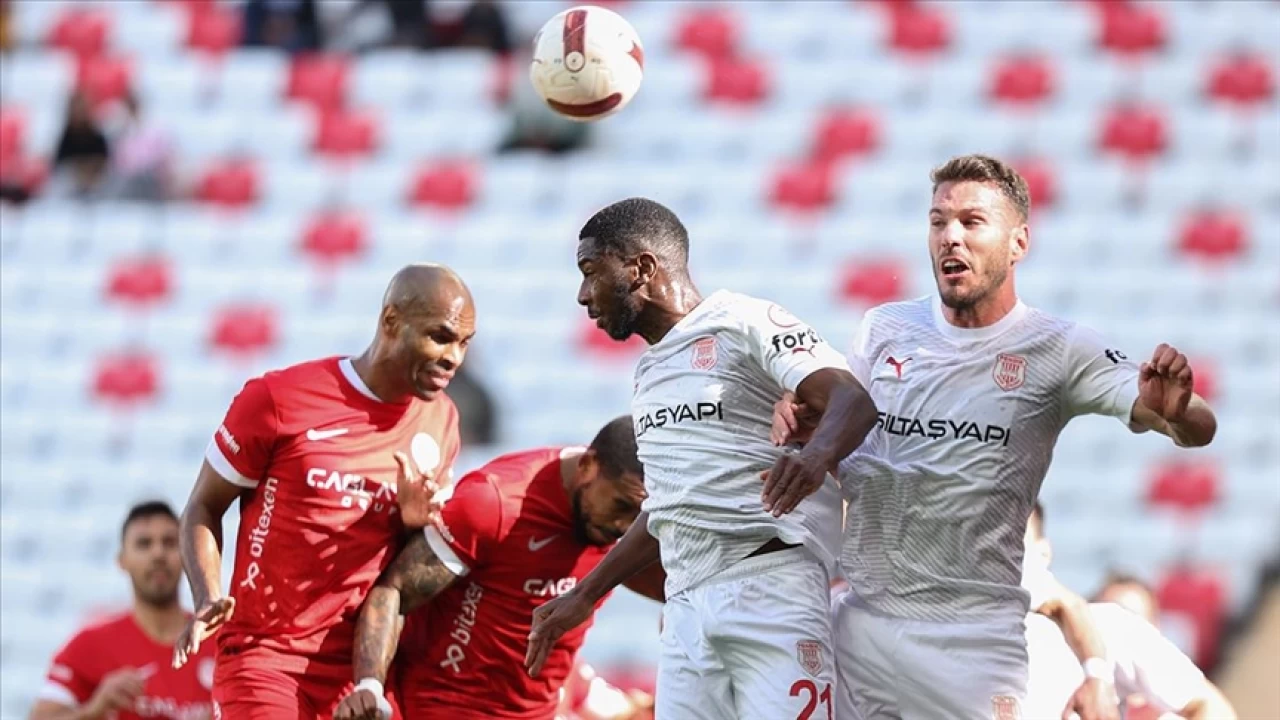 Antalyaspor turu ikinci yarıda kaptı