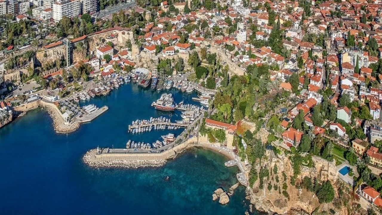 Antalya Mermerli Plajı'nda bin TL'lik giriş ücreti tartışması