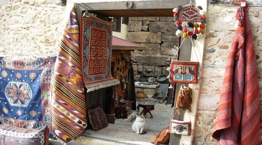 Antalya'da iş yerlerinin kapanma saatleri değiştirildi