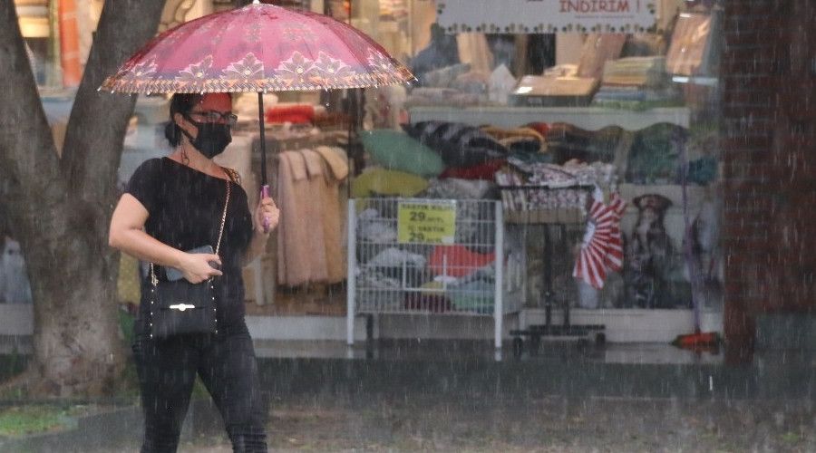 Antalya'da kuvvetli sa�anak ya��� uyar�s�