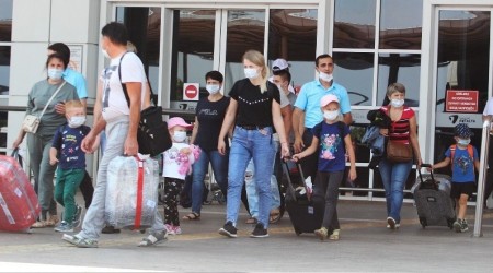 Antalya'ya bir haftada 250 bin turist geldi