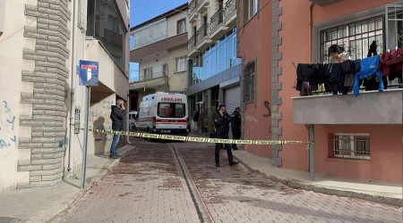Apart otelde biri kadn iki gencin cesedi bulundu