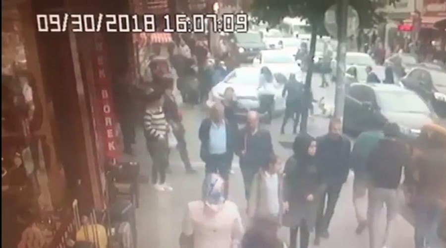 Ara�la vatanda�lar�n aras�na dald�lar
