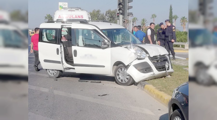Arızalı trafik ışığı kazaya neden oldu