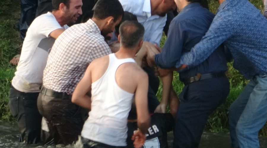 Arkada�lar� ile birlikte Dicle Nehrine girdi, cans�z bedeni ��kt�