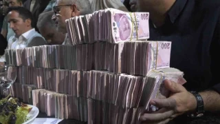 Aşiretler kirizlerden etkilenmiyor: Geline 3 kilo altın, damada 4 milyon TL takıldı