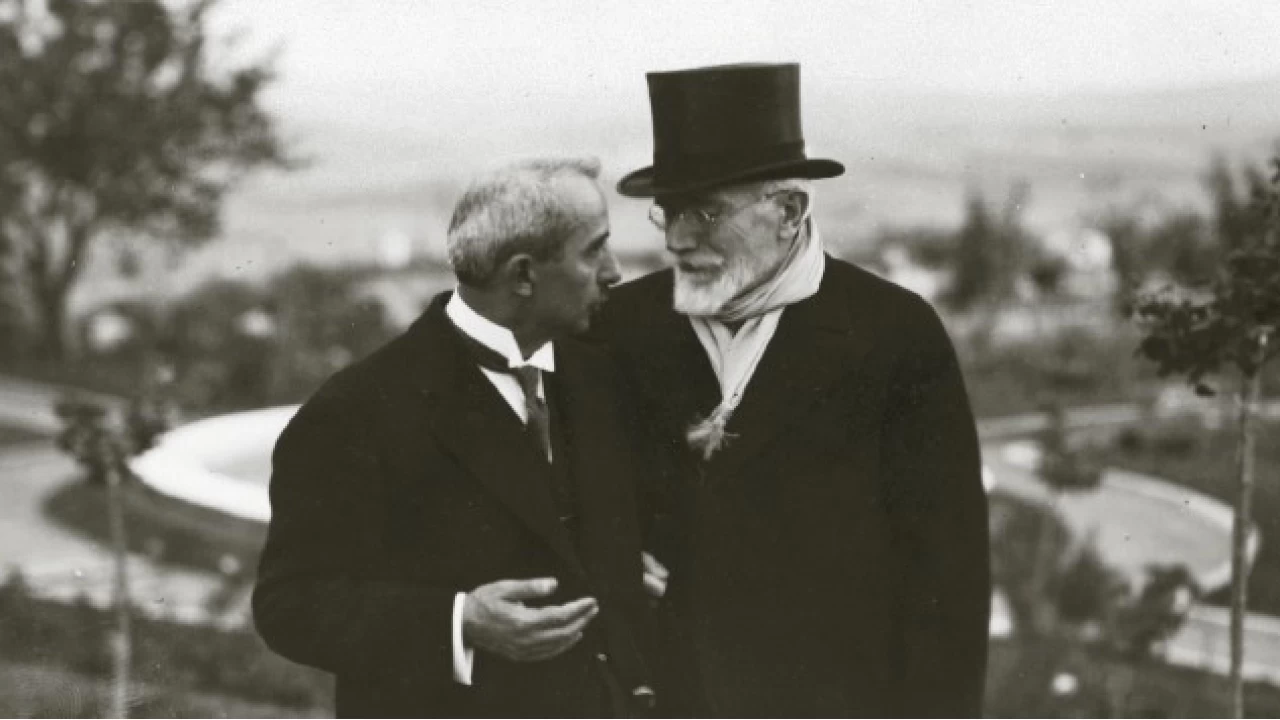 Atatürk’ün ‘çeteci’ olarak bahsettiği patriği, İnönü Türk vatandaşı yaptı