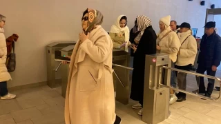Ayasofya Camii'nin girişine gişe kuruldu: Turistler 25 euro ödeyecek