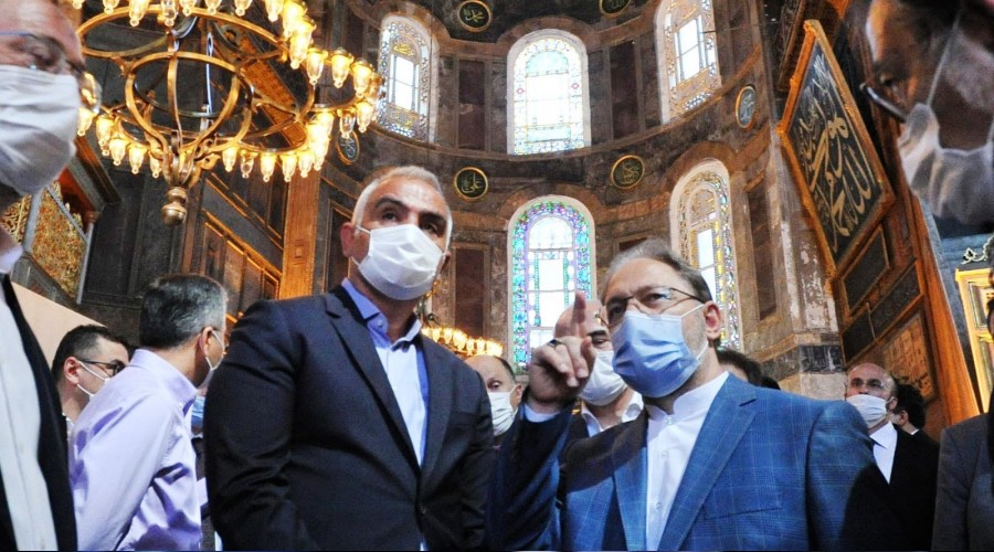 Ayasofya'ya 2 imam, 4 müezzin