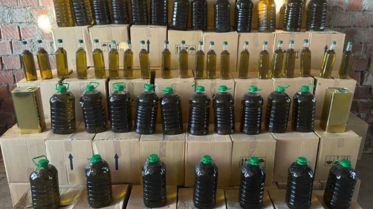 Ayd�n'da 3 ton 980 kilogram sahte zeytinya�� ele ge�irildi