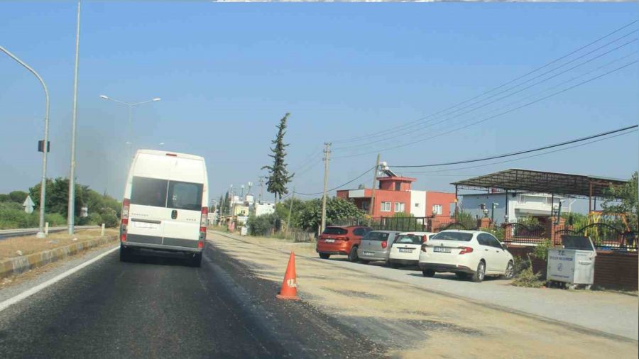 Ayd�n'da etkili olan ��l s�caklar� asfalt eritti